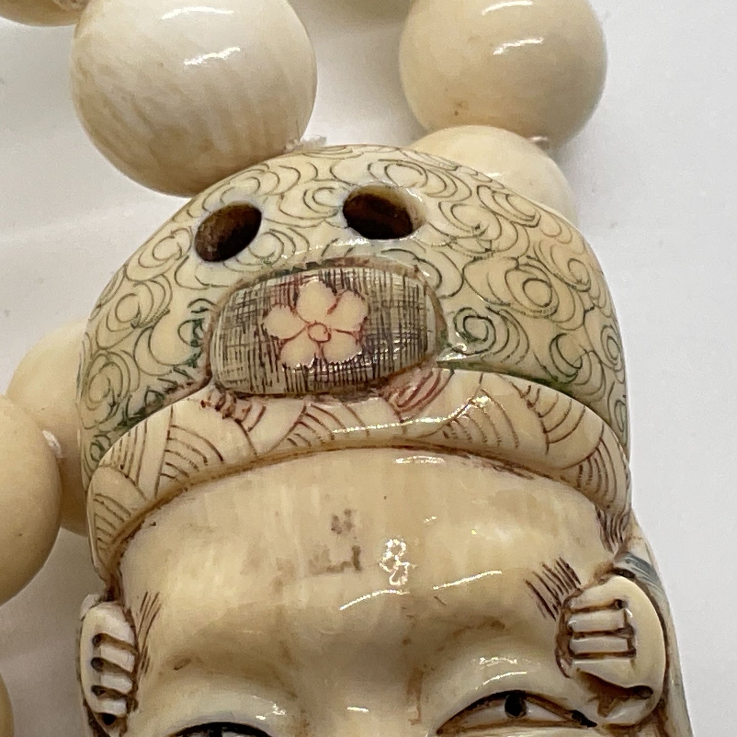 VTG./ANTIQUE Carved Bone Netsuke Pendant & Beaded Necklace
