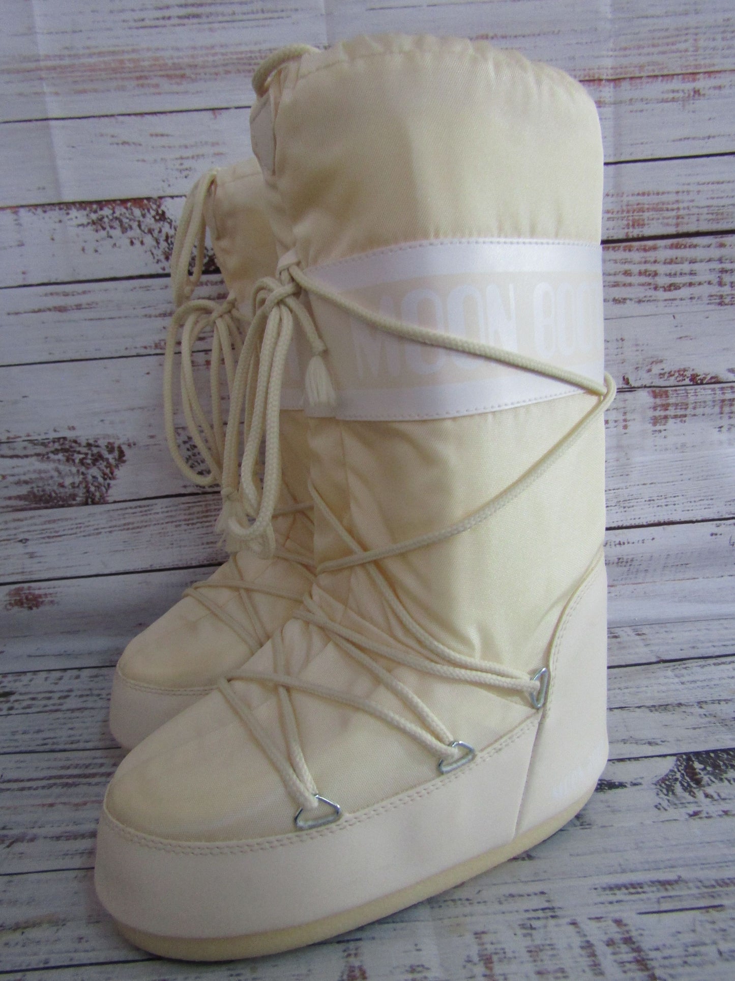 Moon Boots Icon Women's Cream Nylon Boots Size 6