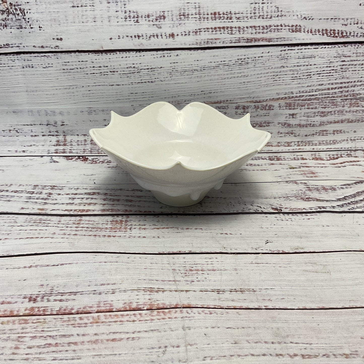 Decorative Scalloped Edge Dripping Glaze Design Signed Bowl 5.5"