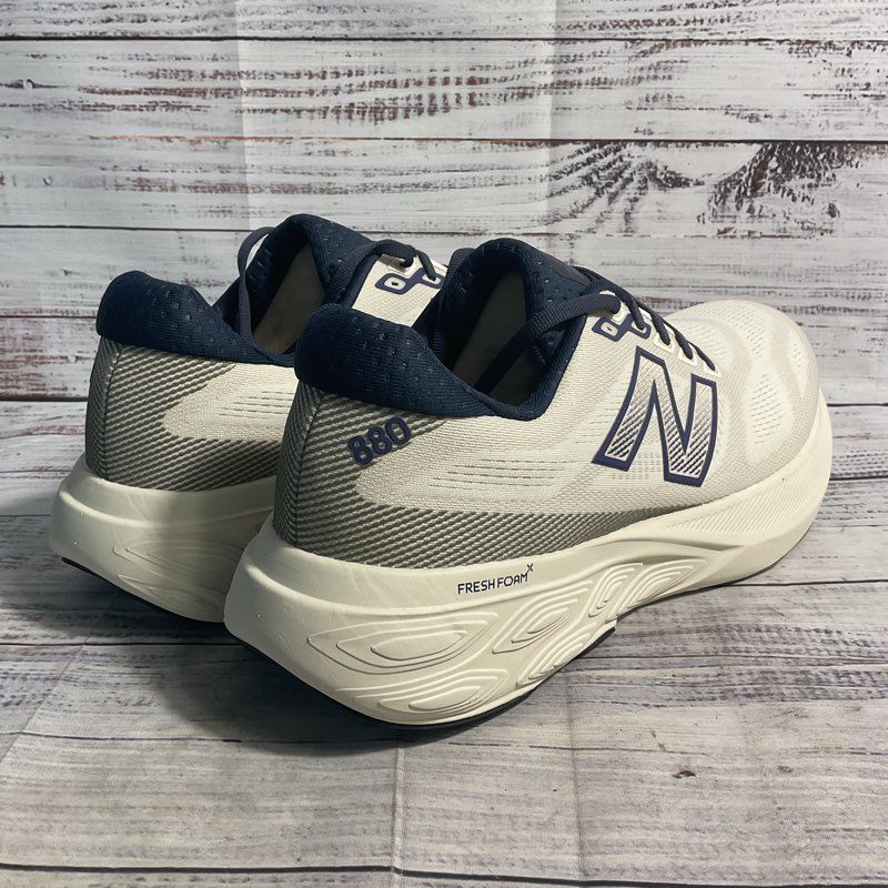 NWOT New Balance 880 v15 Linen/Dream Athletic Sneaker Men's Size 13