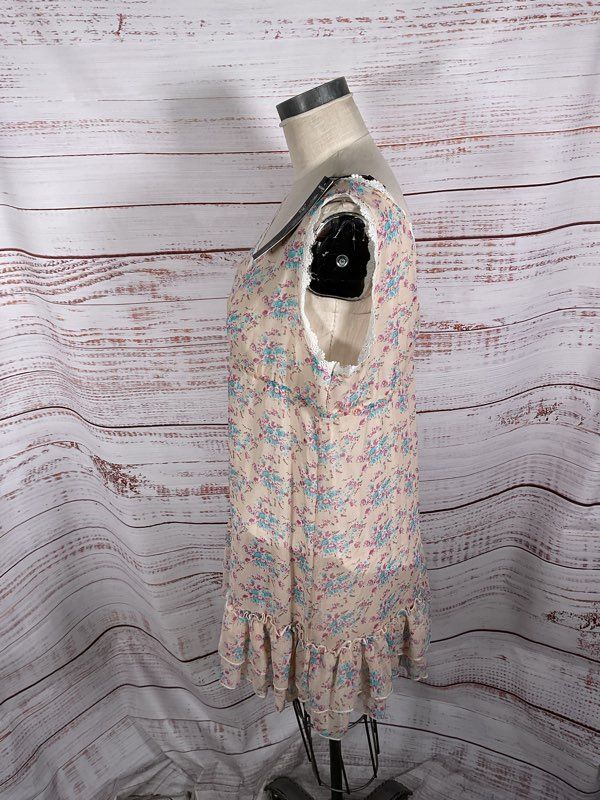 NWT Runway Paris Women's Sleeveless Floral Polyester Blouse Size M/L