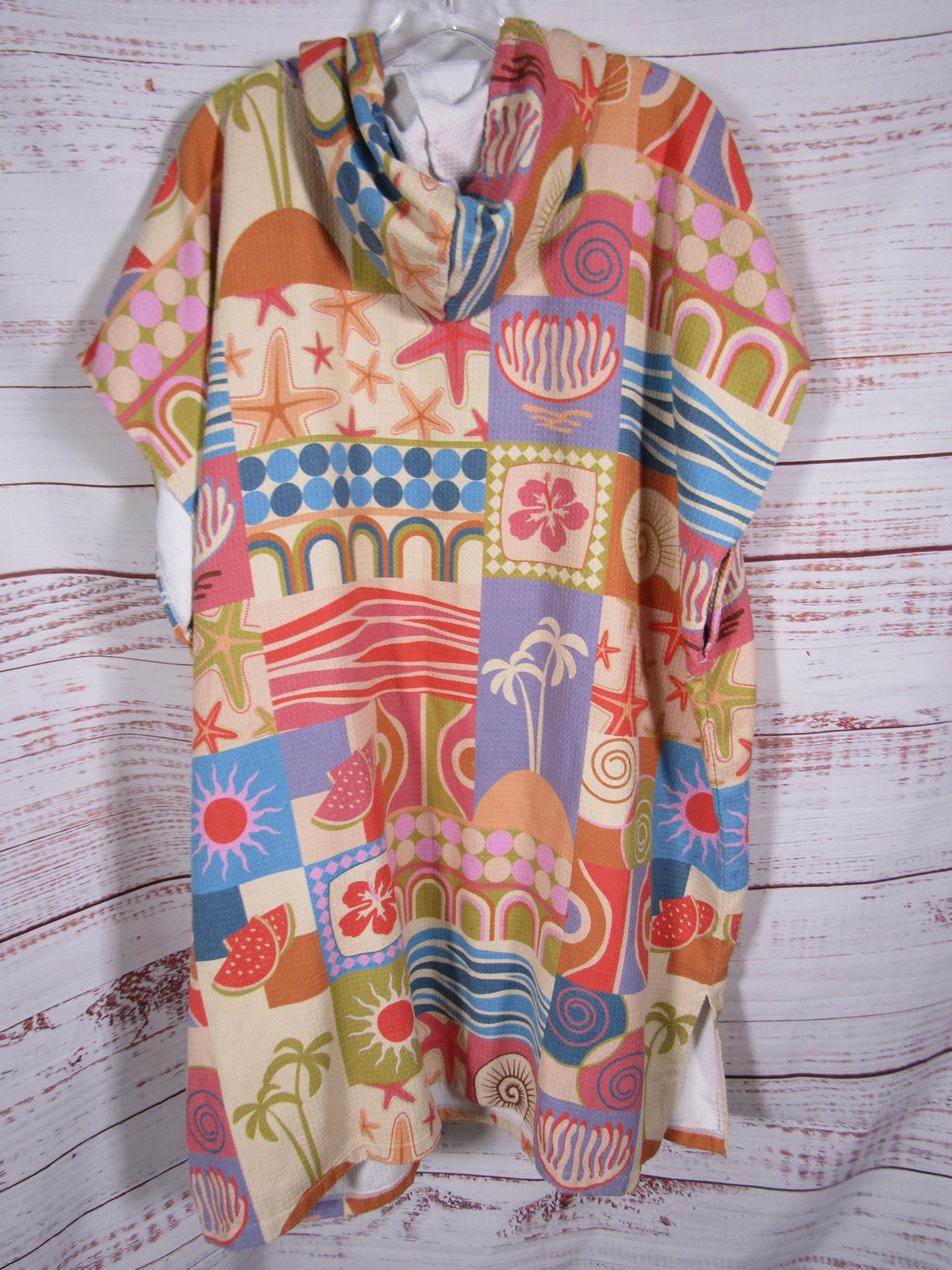 Nakie Retro Shores Hooded Towel One Size