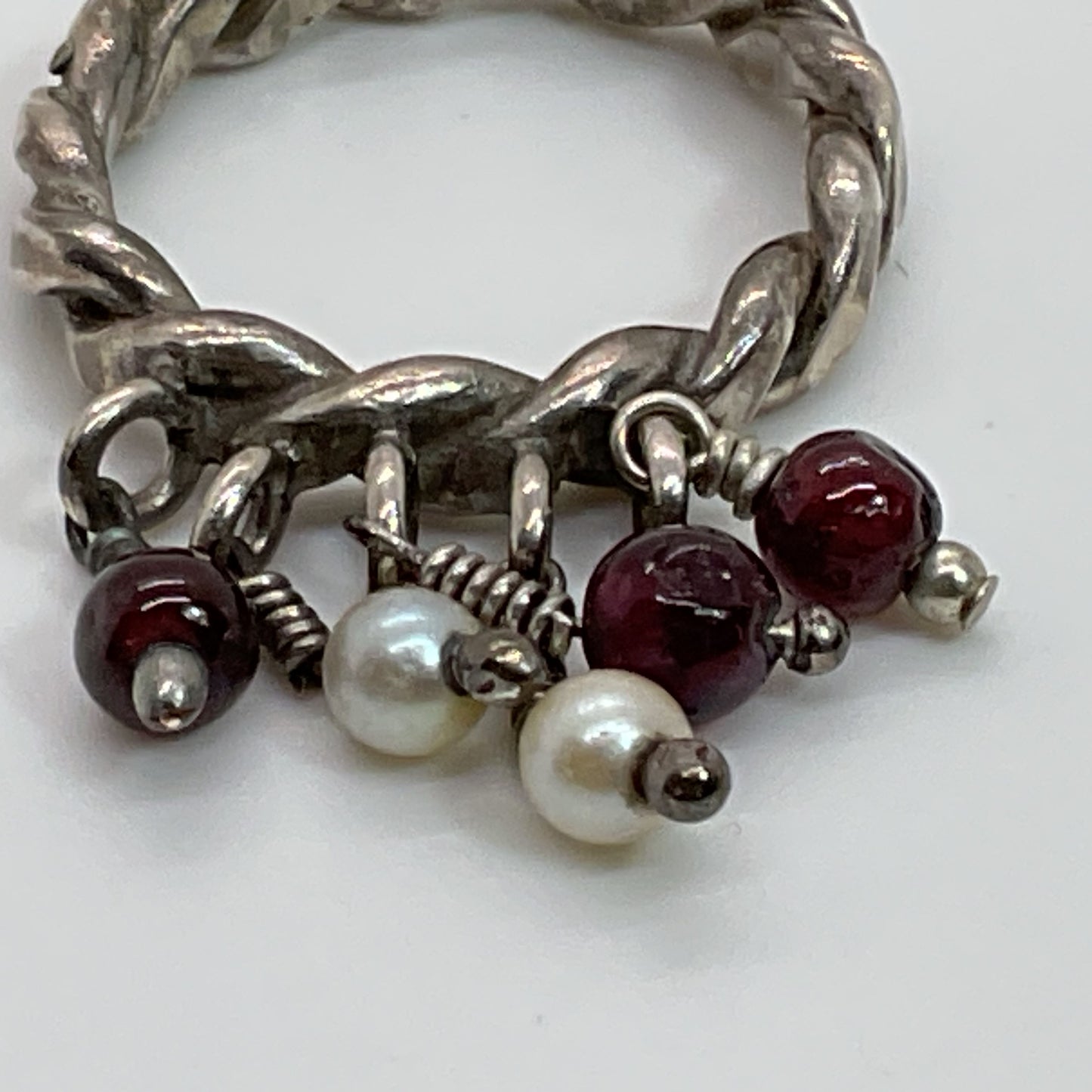 VTG. Sterling Silver Dangle Garnet & Pearl Twisted SZ 7.75 Ring- 6.0g