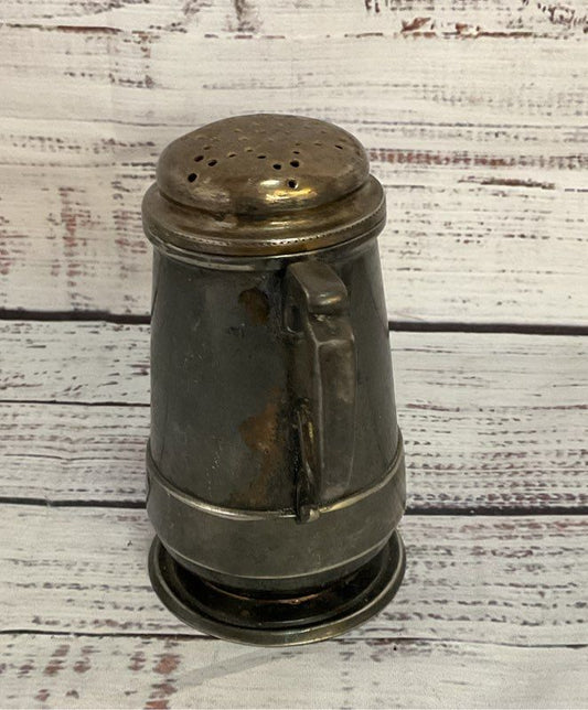Middletown Vintage Quadruple Plated Silver Engraved Pepper Shaker