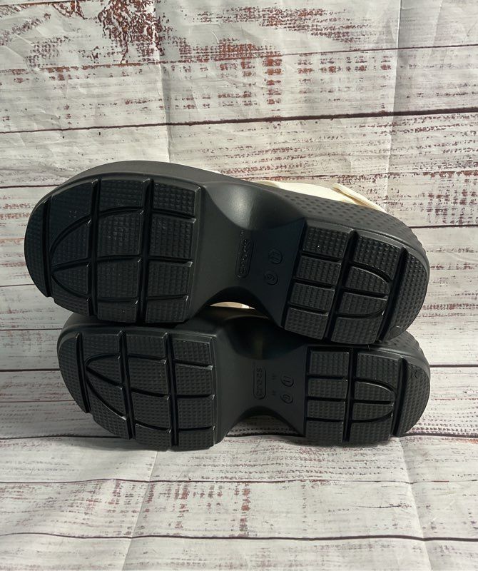 NEW Crocs Stomp Fisherman Sandal White Size 9M 11W