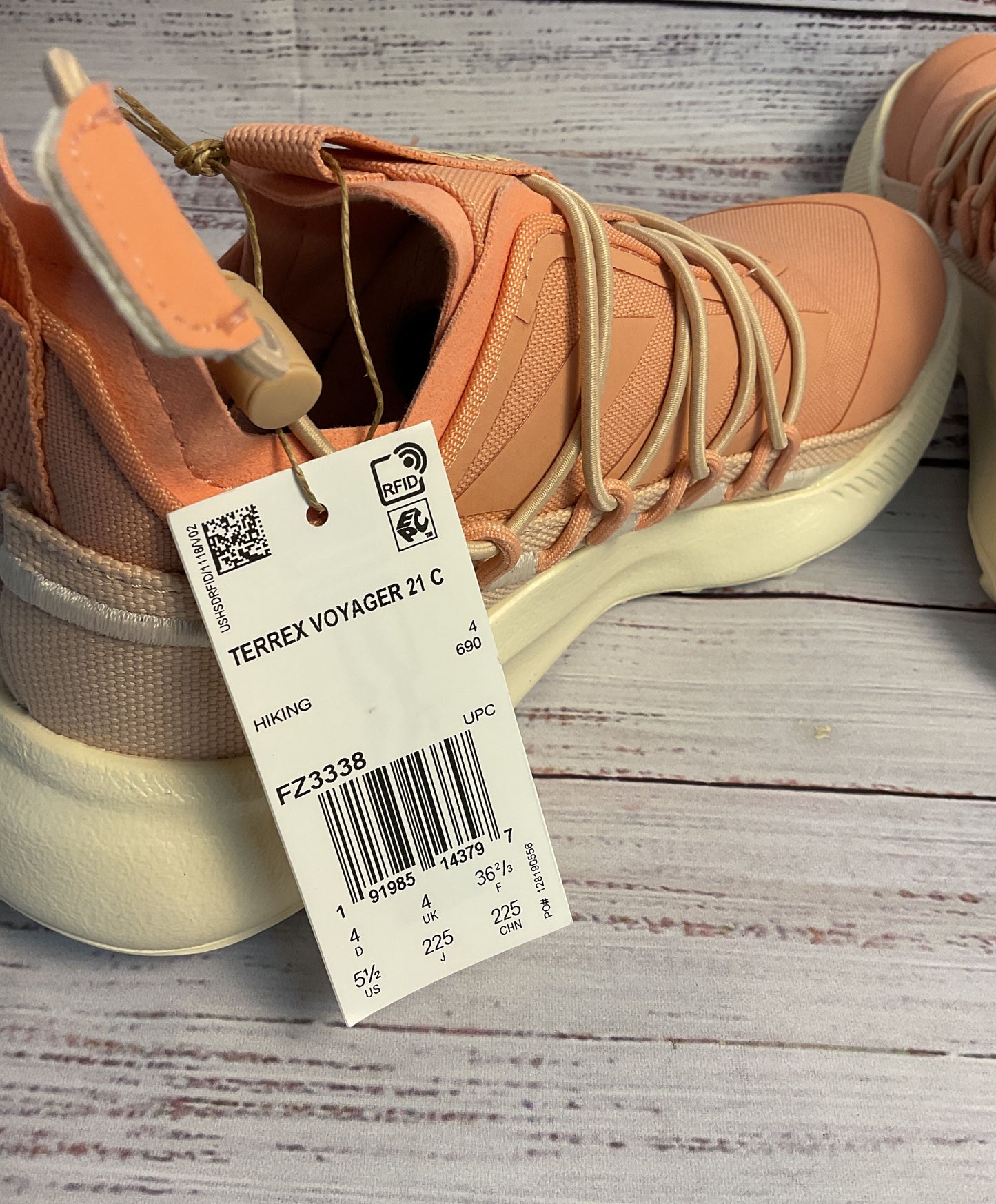 NWB Women's adidas Terrex Voyager 21 Peach Sneaker Size 5.5