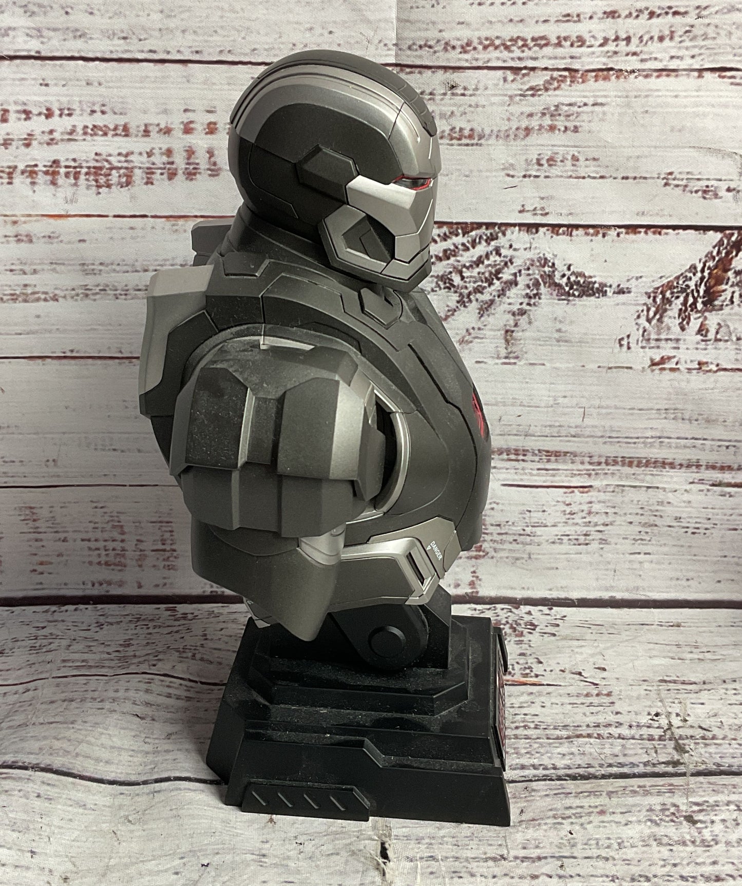 Hot Toys Iron Man 3 War Machine 1/4 Scale Bust Figurine