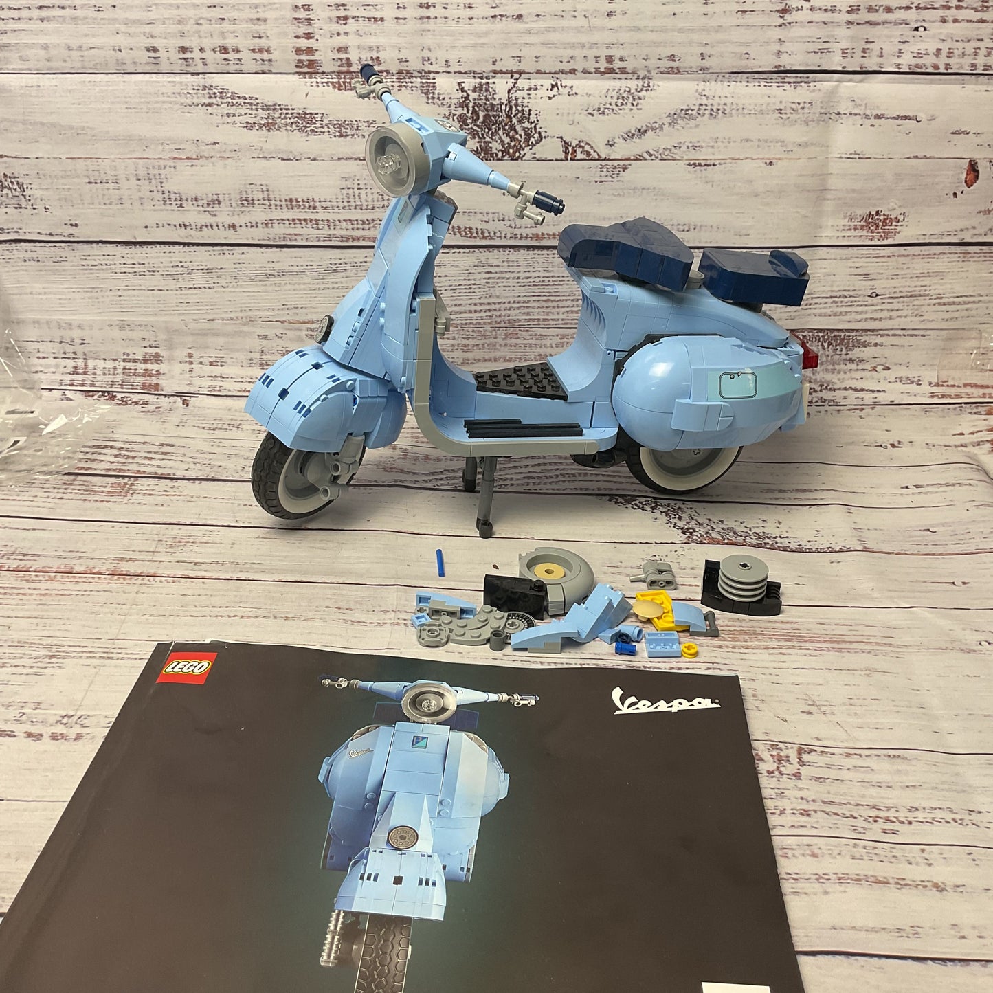 Lego Icons: Vespa 125 (10298) Prebuilt Missing Some Pieces
