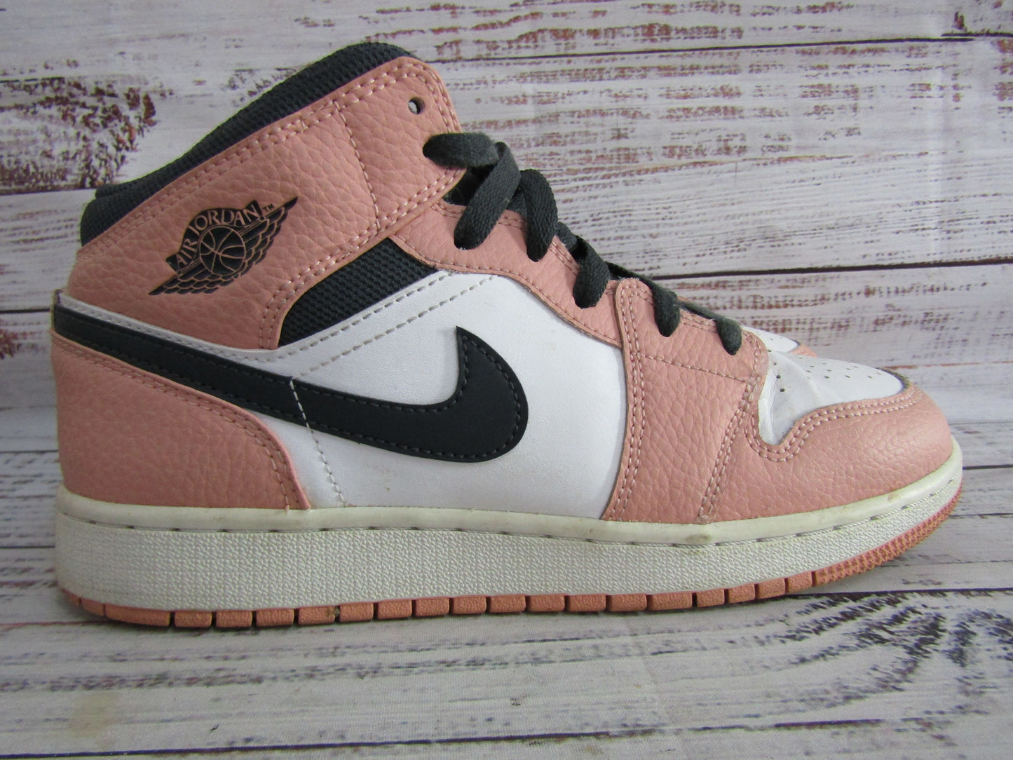 Nike Air Jordan 1 Girl's Pink Quartz Mid-Top Sneakers Size 7 Y 555112-603