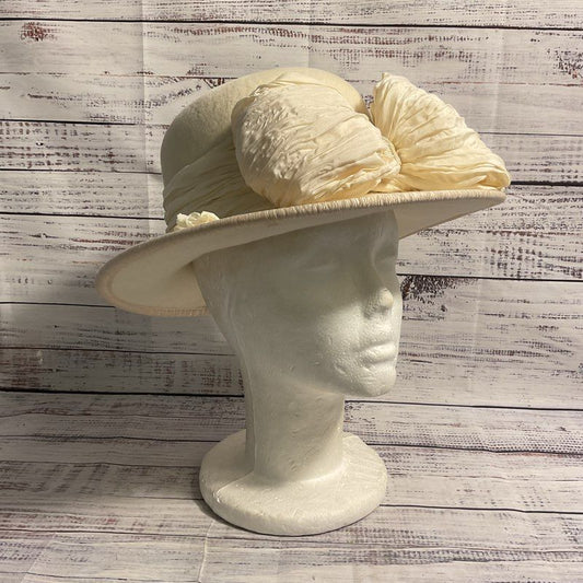 VTG. Louise Green White Bow Felt Sun Hat