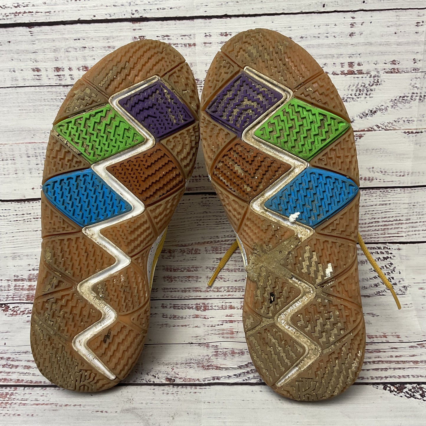 Nike Kyrie 4 Men's Cinnamon Toast Crunch Yellow Sneaker Athletic Shoe 6Y Youth