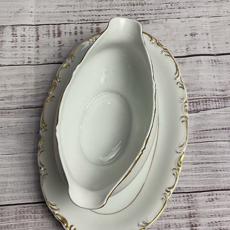 Mikasa Venice 9266 White & Gold Trim 7" Gravy Boat & 9" Underplate China Set