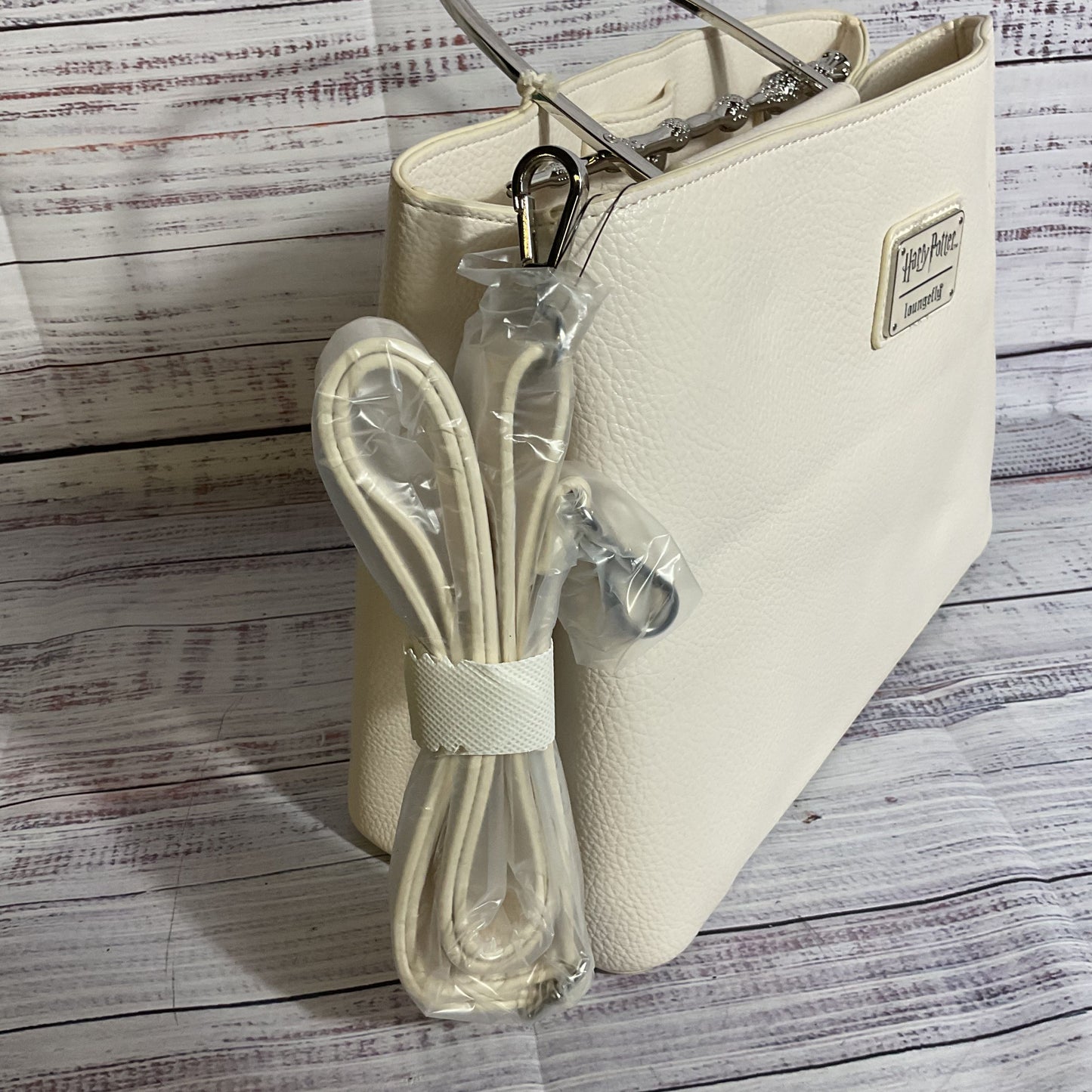 NWT LOUNGEFLY Harry Potter Deathfly Hallowe White Purse with Silver Elder Wand
