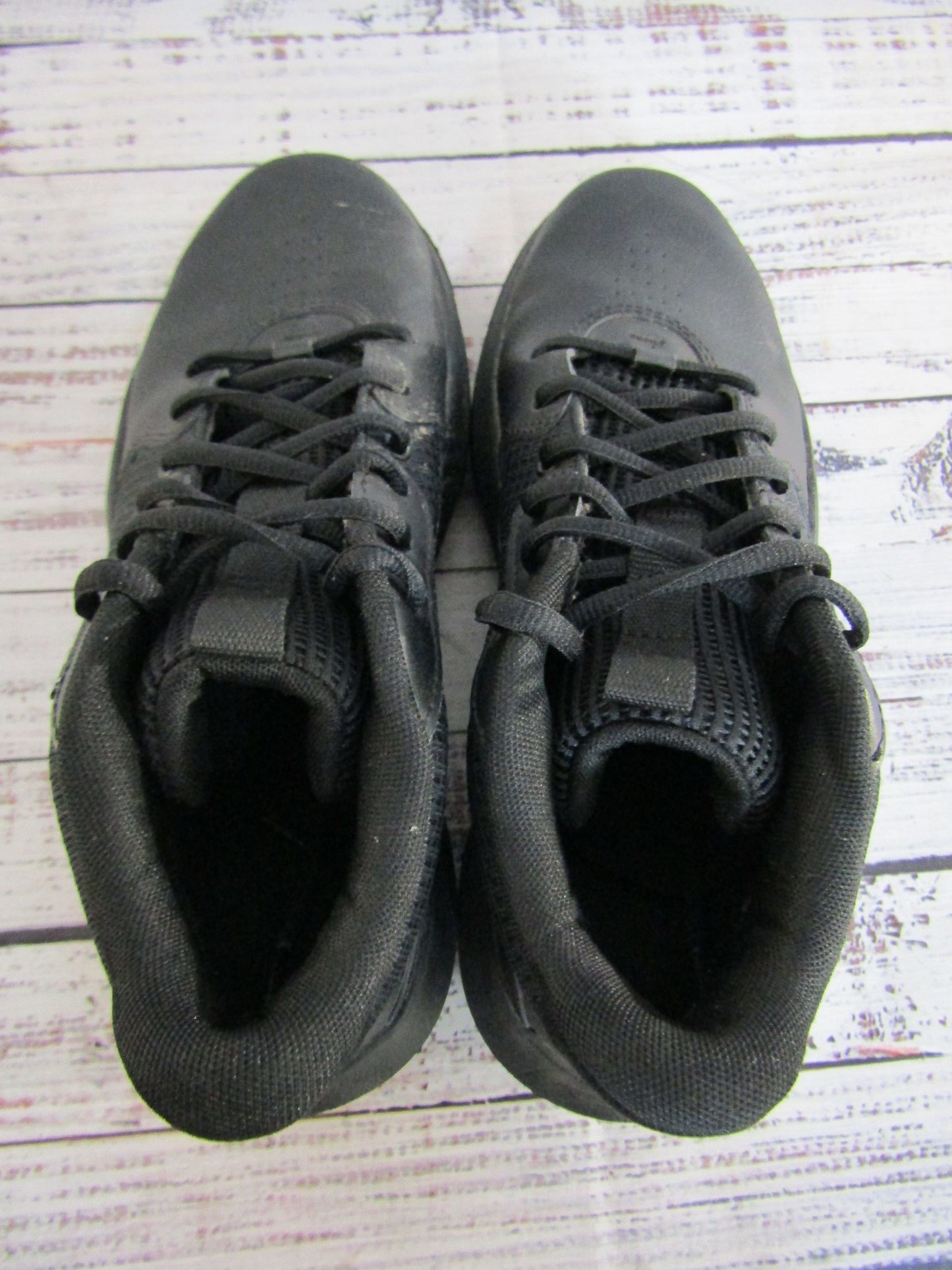 Under Armour Lockdown 7 Boy's Black Mid-Top Sneakers Size 7 Y 3028513-004