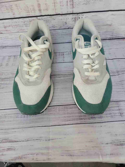 Men's Nike Air Max Green & White Sneaker Size 9