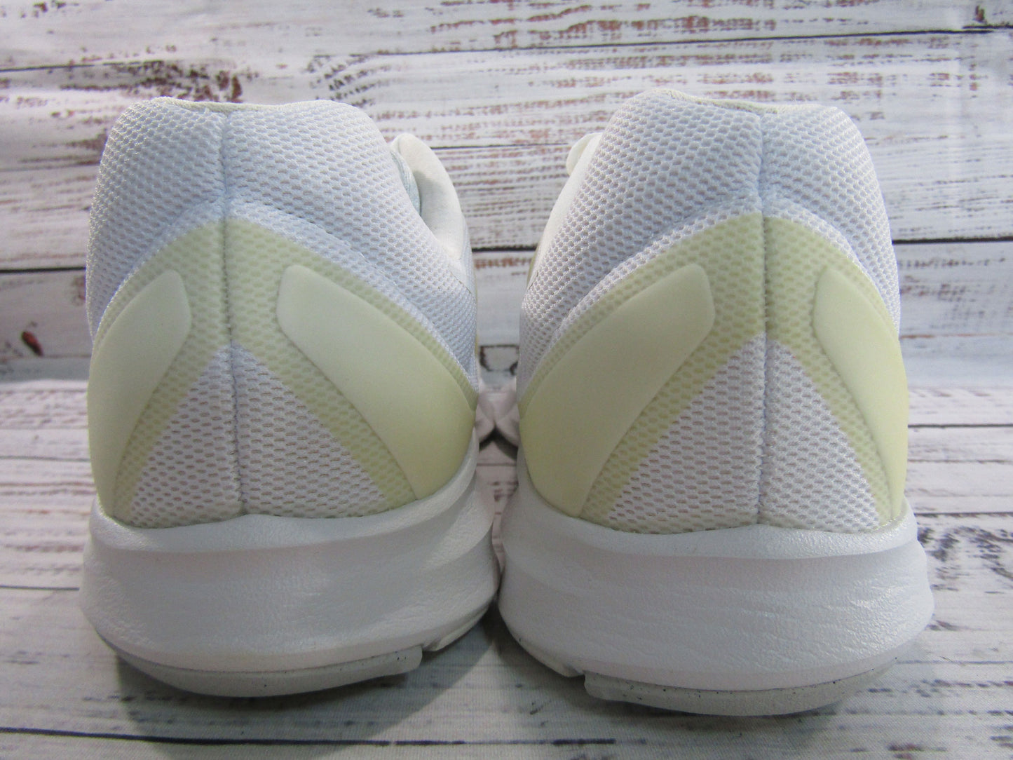 Nike Downshifter 7 Women's White Low Top Sneakers Size 11 852466-100