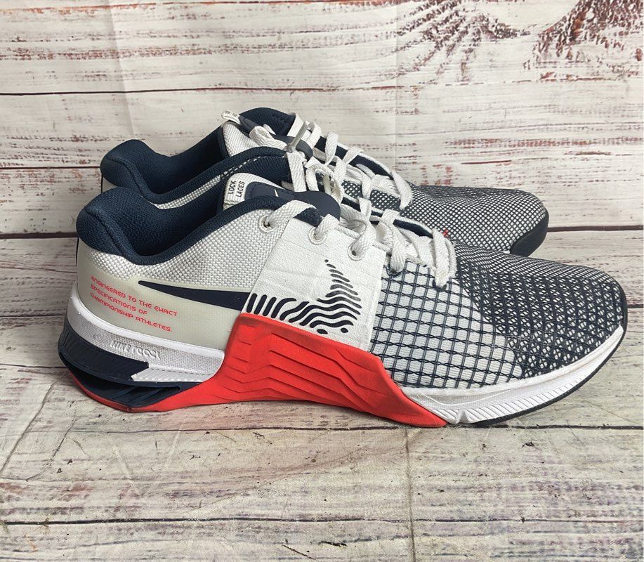 Nike Metcon 8 Men's Sneakers White Bright Crimson Obsidian 7.5