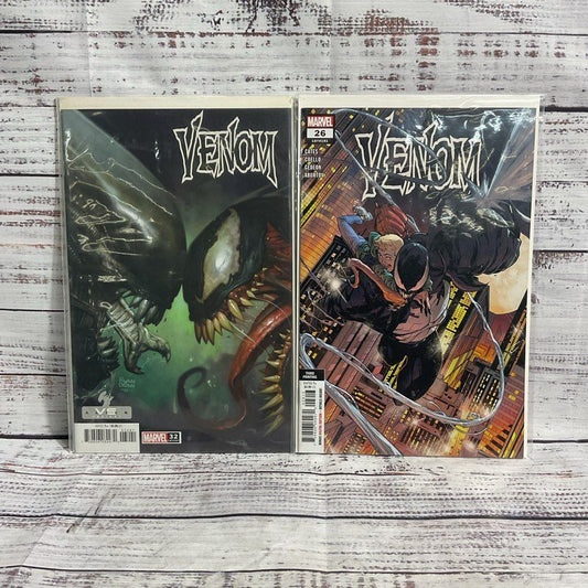 Set Of 2 Venom #26 & 32 Marvel Supervillain Comics Ungraded