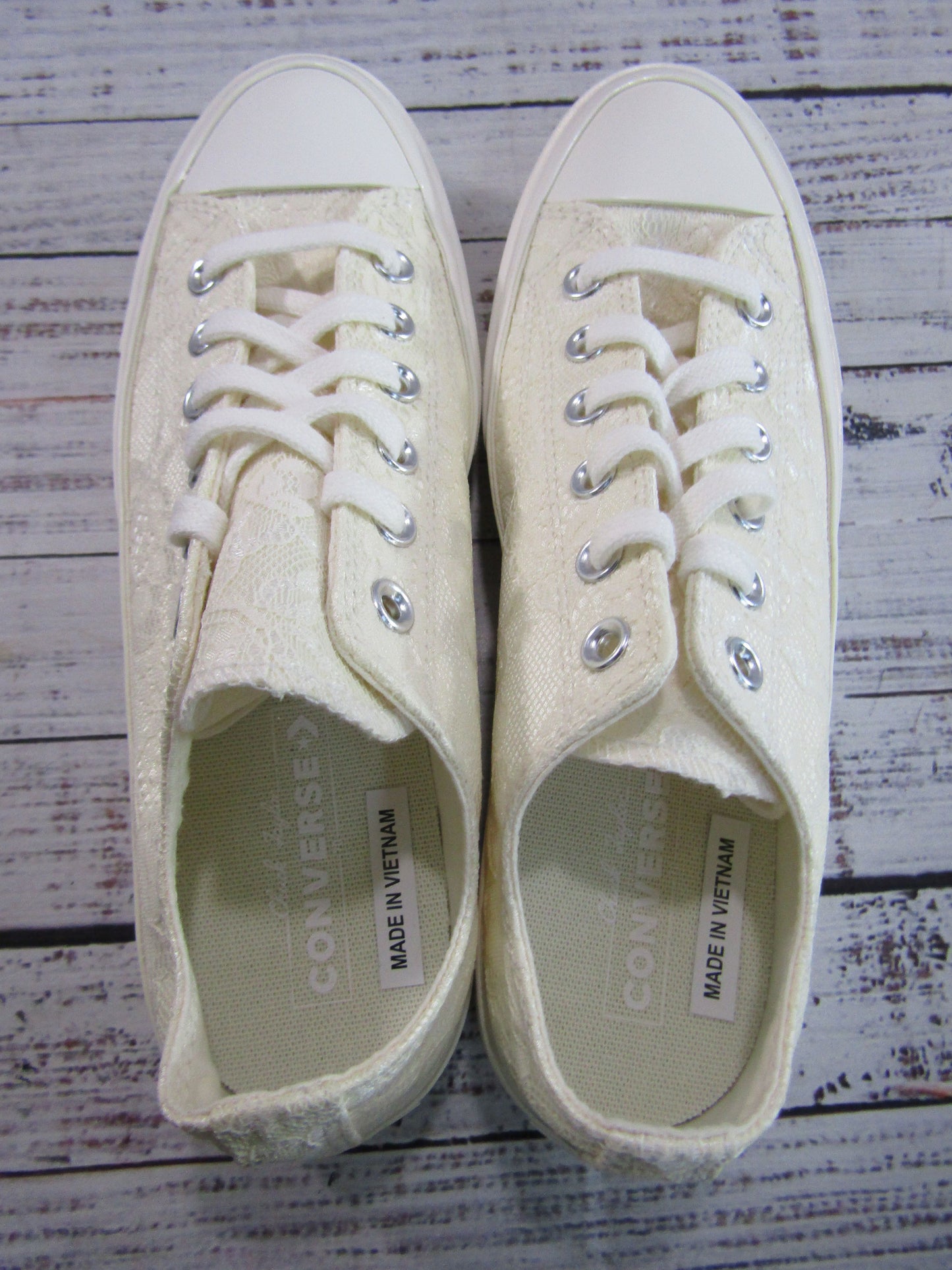 Converse Chuck 70 Ox Women's Vintage White Floral Lace Low Top Sneakers A13666C