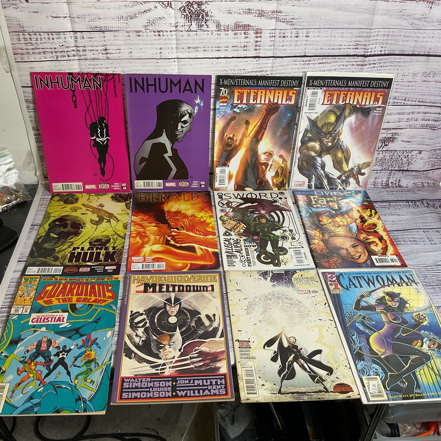Mixed Lot of 17 MARVEL Comic Magazines