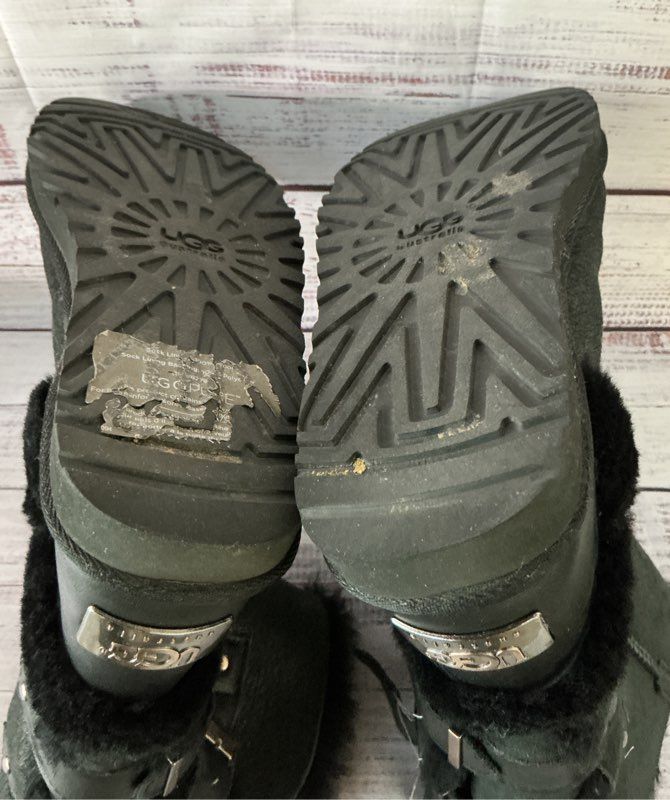 Women's UGG Skylah Black Boots Size 6