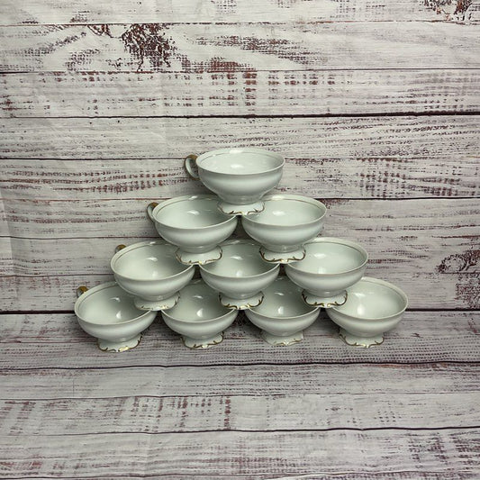 VTG. Mikasa Venice 9266 White & Gold Trim Porcelain Tea Cup Set 8 Pc.