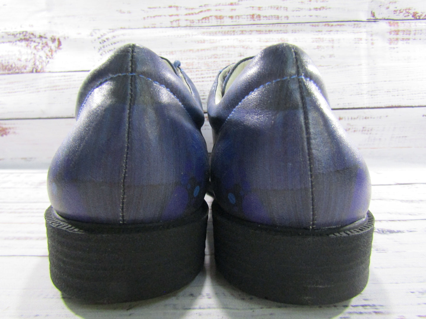 Icon Women's Blue Floral Print Sneakers Size 11