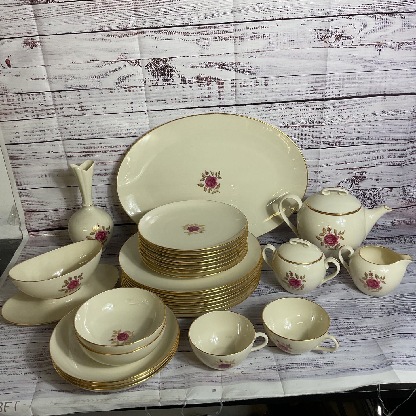 LENOX Roselyn Rose Motif Ivory with Gold Trim Plates & Serving Pieces- 29pcs