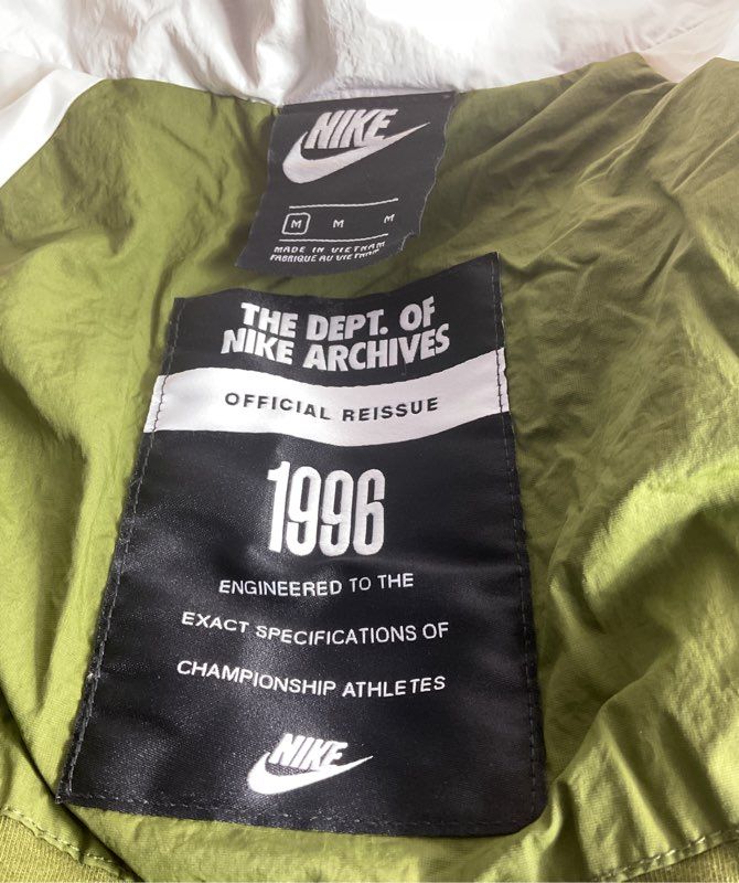 Nike Re-Issues Zip-Through Tracksuit Olive Green M