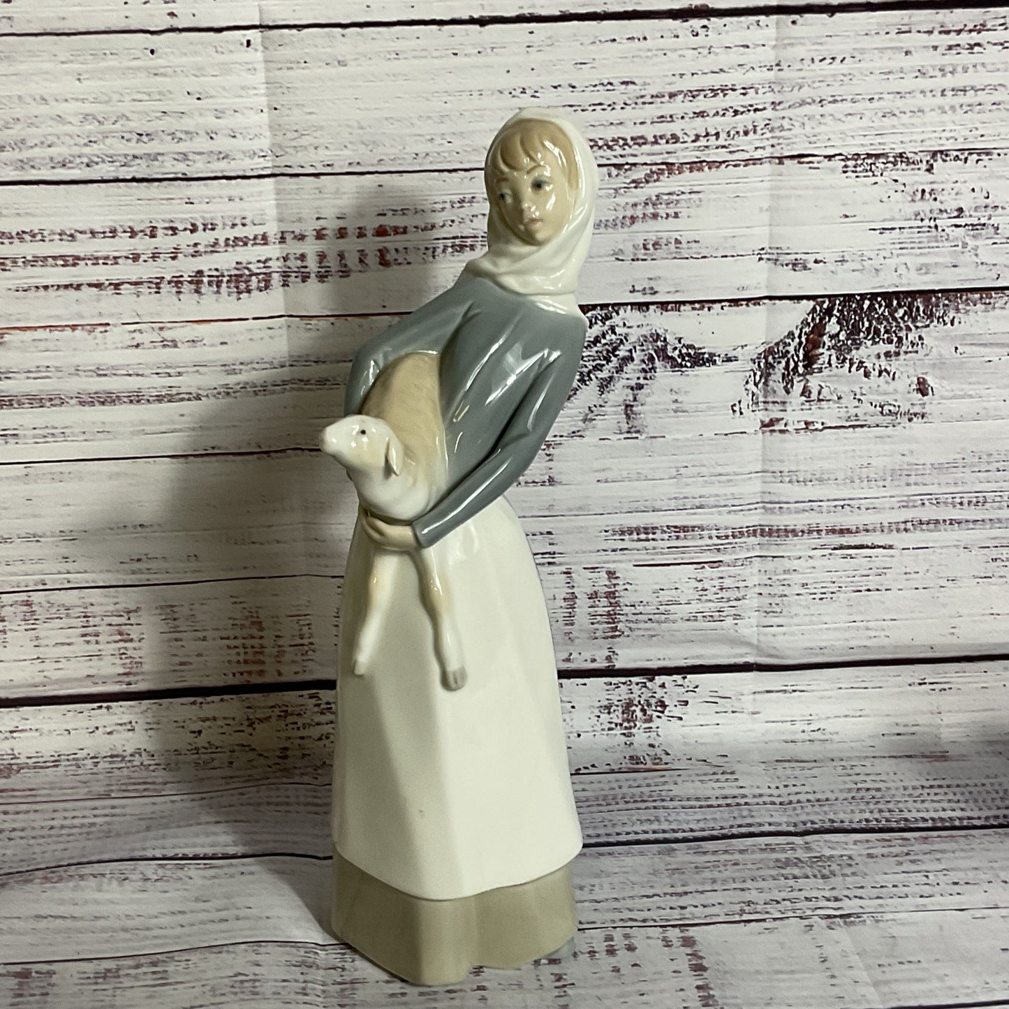 VTG. LLADRO Glossy Woman with Lamb 10.75" Figurine #G-22 M