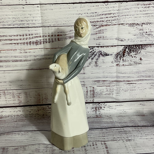 VTG. LLADRO Glossy Woman with Lamb 10.75" Figurine #G-22 M