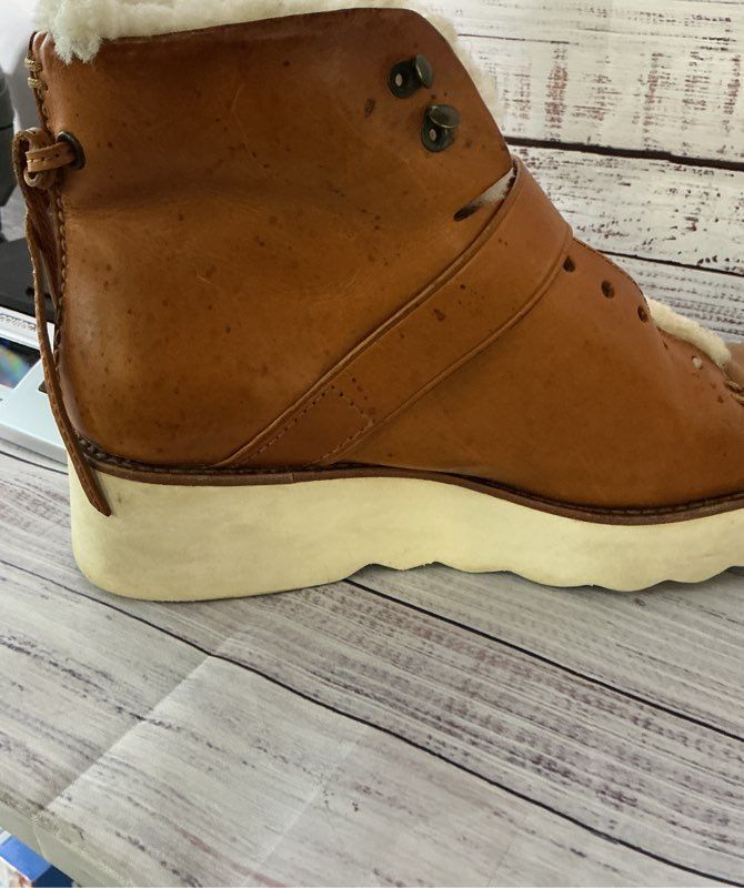 Women's Coach Brown Urban Hiker Boot Size 8.5 AS IS