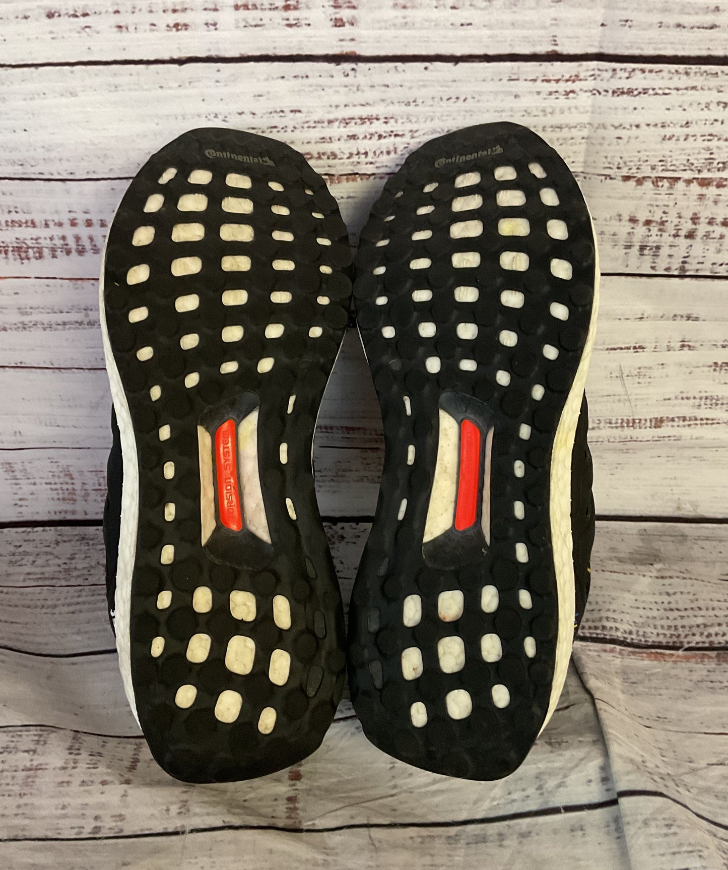 Adidas Ultra Boost DNA Disney World Goofy Sneakers Multicolor 7