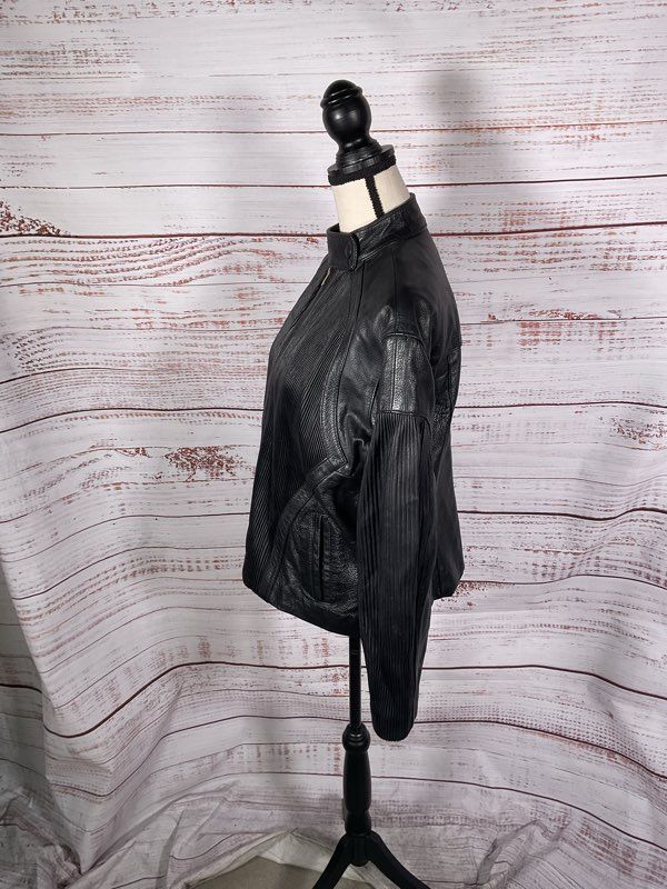 Vintage BMB Women's Black Leather Zip Up Biker Jacket Size L