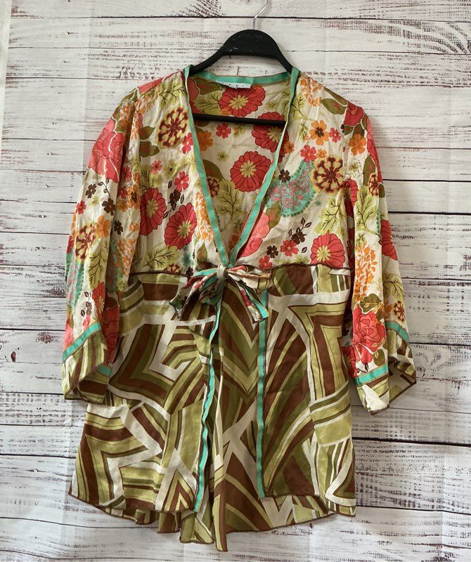 Women's Cabi Multicolor Floral Silk Kimono Style Blouse Size M