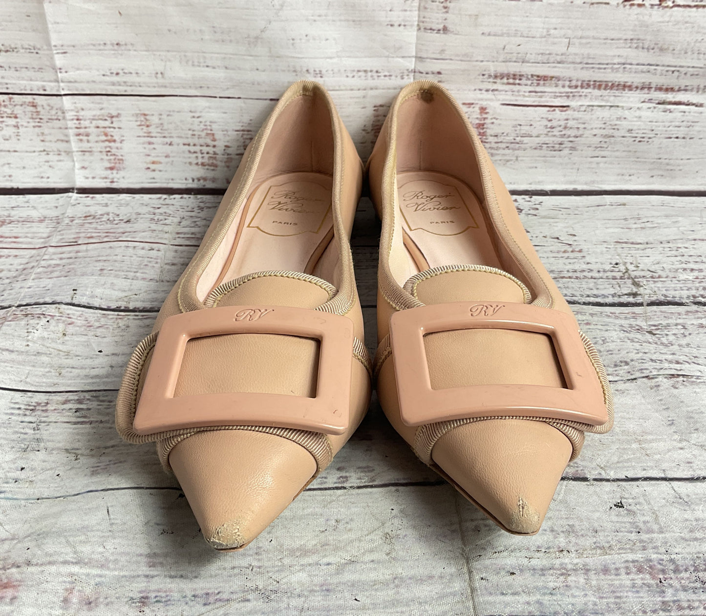 Roger Vivier Gommettine Leather Buckle Ballerina Flats Beige 35.5