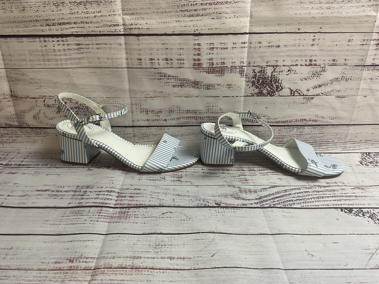 Brooks Brothers Red Fleece Blue Flowers Buckle Open Heel Women 7.5