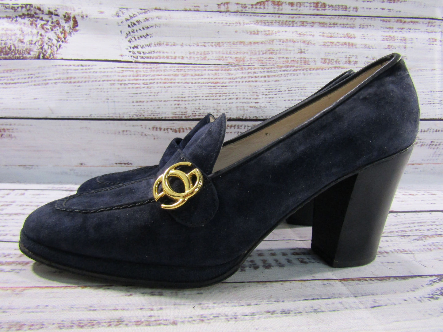 Vintage 1980's Gucci Women's Navy Blue Suede Pumps Size 4 Made in Italy