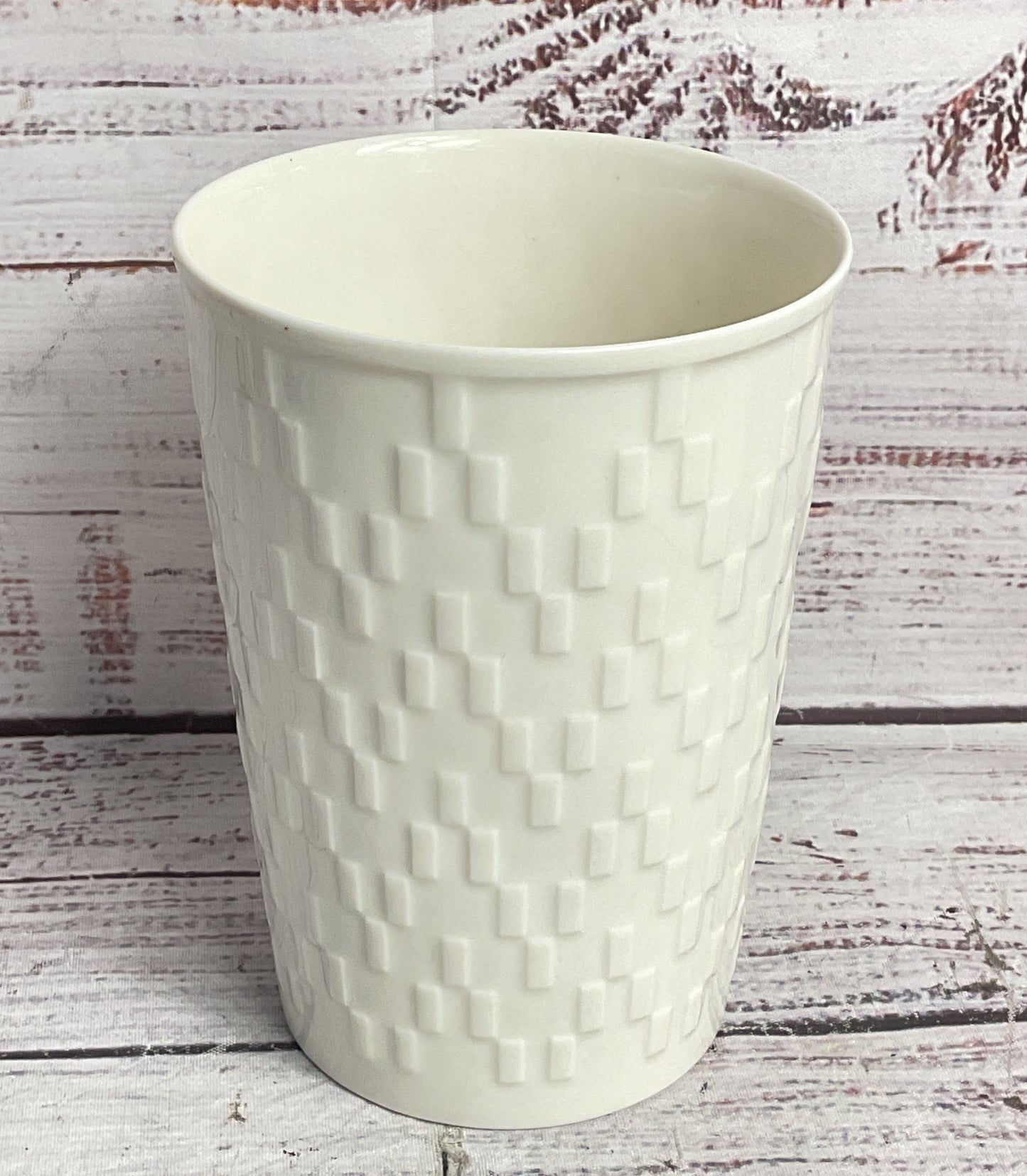 Royal Copenhagen Thorkild Olsen 5.5" No. 4101 Vase Cream