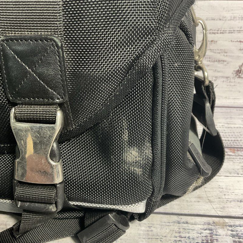 Canon 200DG Deluxe Black/Silver Gadget Bag Shoulder Strap Camera Bag - Size OS