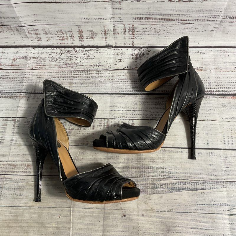 Chloe Lauren Black Leather/Snakeskin Ankle Wrap Stiletto Heel Women's Size 6