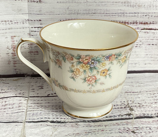 Nortiake Gallery China 7246 Floral Pattern 3" Set of 7 Tea Cups Ivory