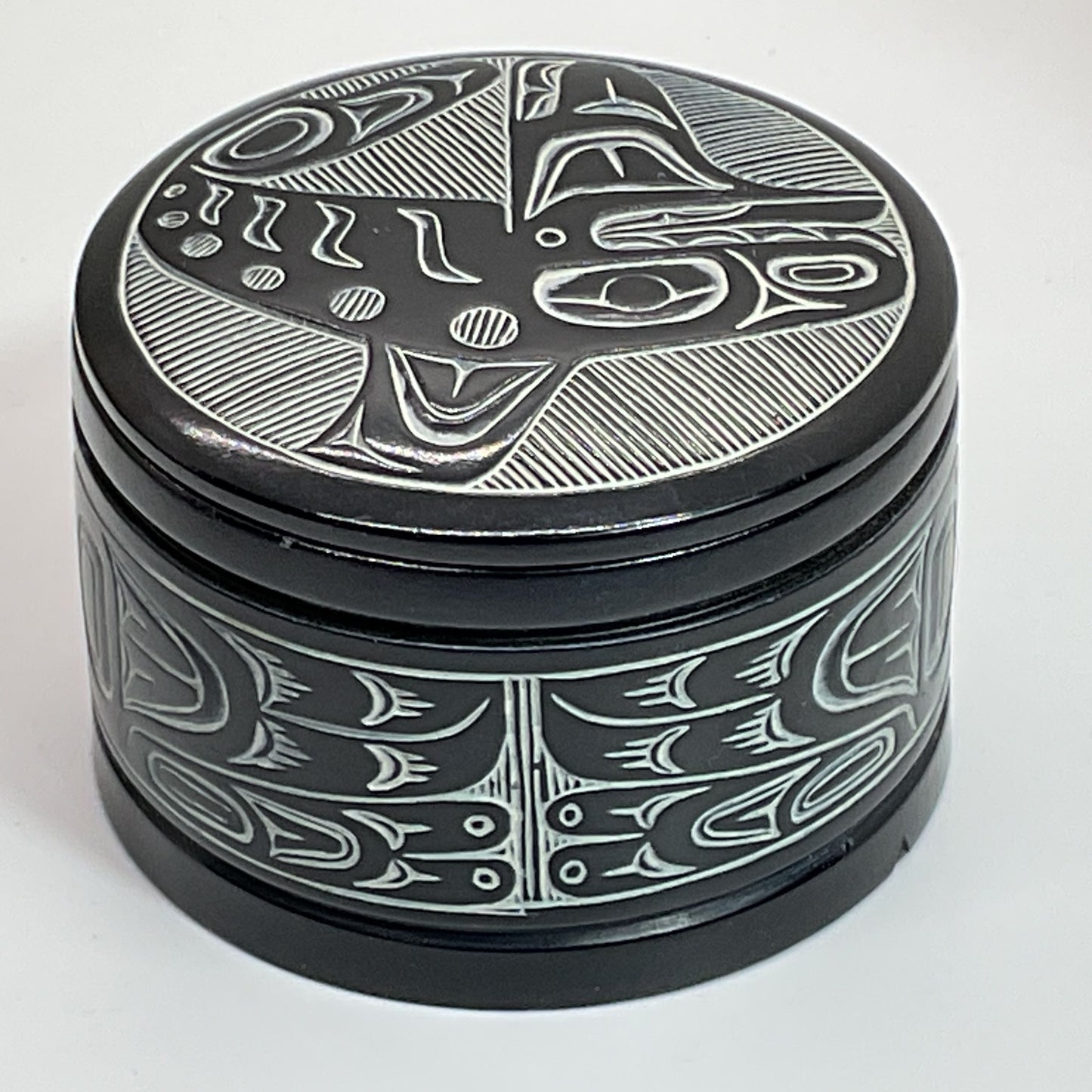 VTG. Haida Carved Faux Argillite Trinket Box with Lid- 2" x 3"