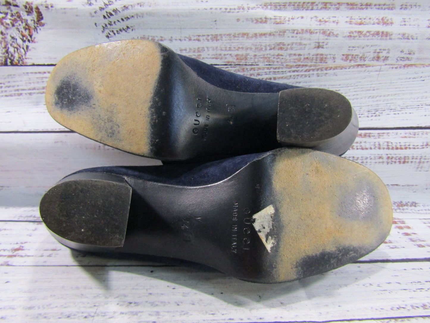 Vintage 1980's Gucci Women's Navy Blue Suede Pumps Size 4 Made in Italy