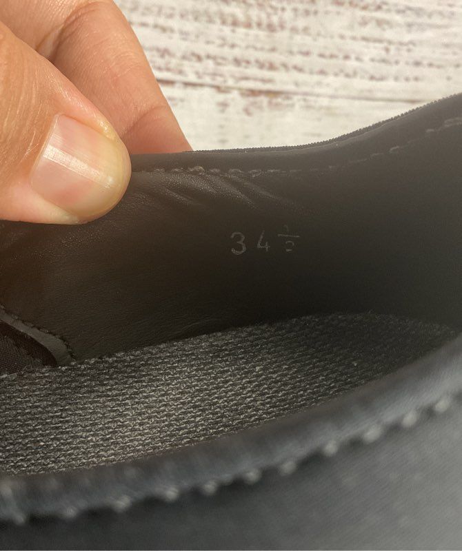 iRi NYC Women’s WES I Black Outline Low Top Sneakers Size 34.5 EU