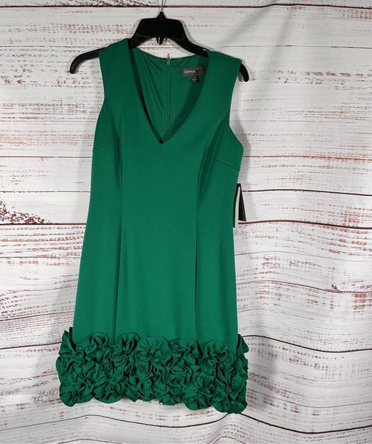 NWT Women's Donna Ricco Green Dress with ruffled hem Size 4