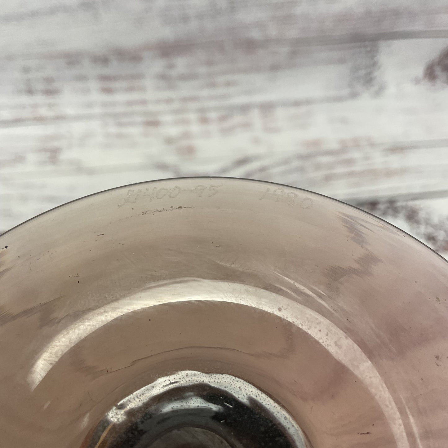 Stuart Abelman Signed Iridescent Pulled Feather Art Glass 9" Goblet 1980