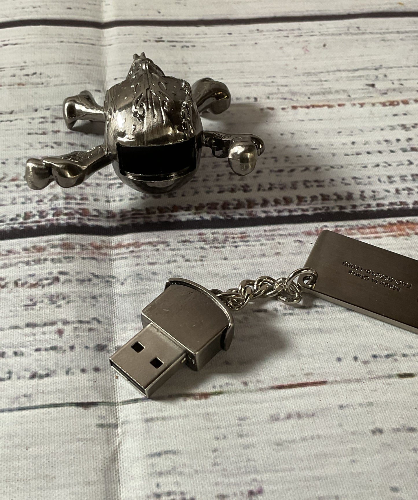 Disney Pirates Of The Caribean Silver Tone USB Skull