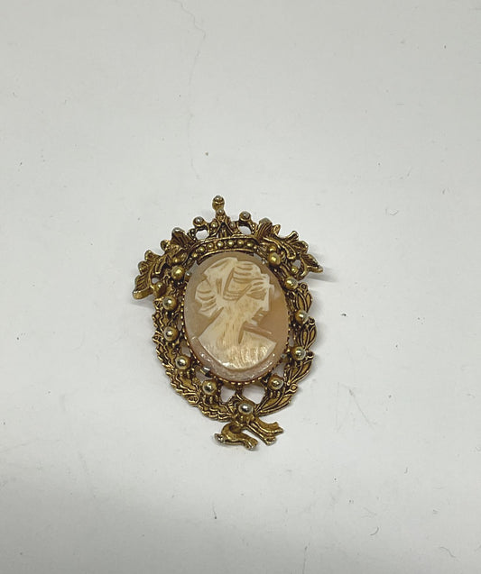 FLORENZA Gold Tone Vintage Cameo Brooch