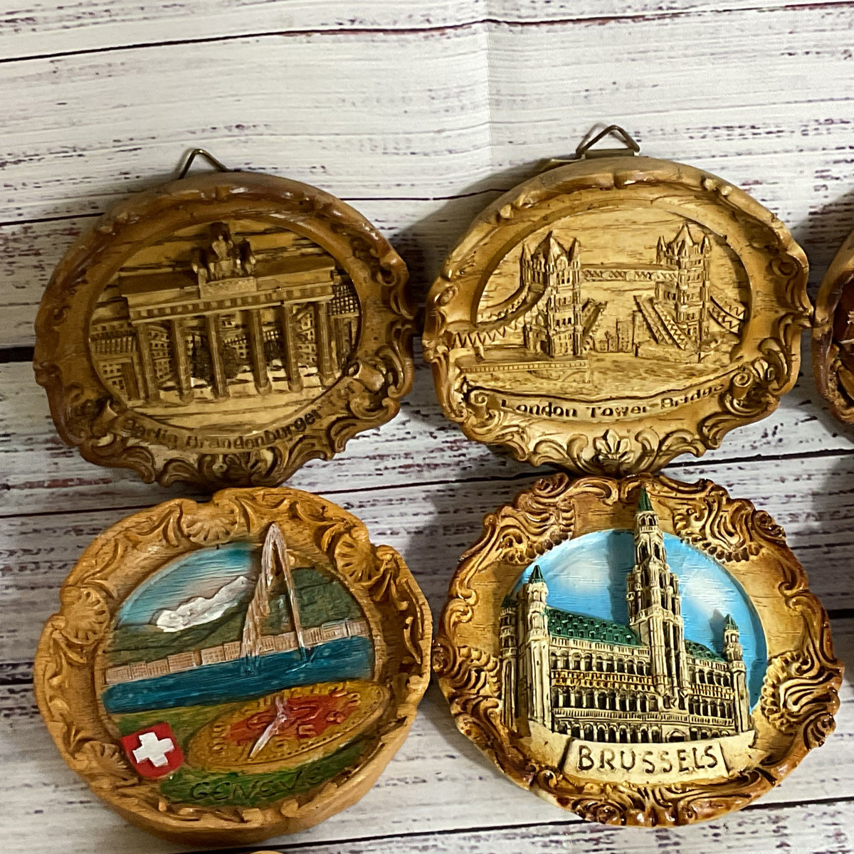 VTG/ANTIQUE Mini Souvenir Wood Carved 3-D Europe Cities Hanging Plates- 3.75"